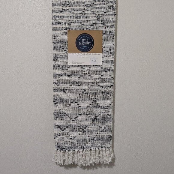 Style Sanctuary Woven Throw Blanket - NWT - Picture 6 of 6